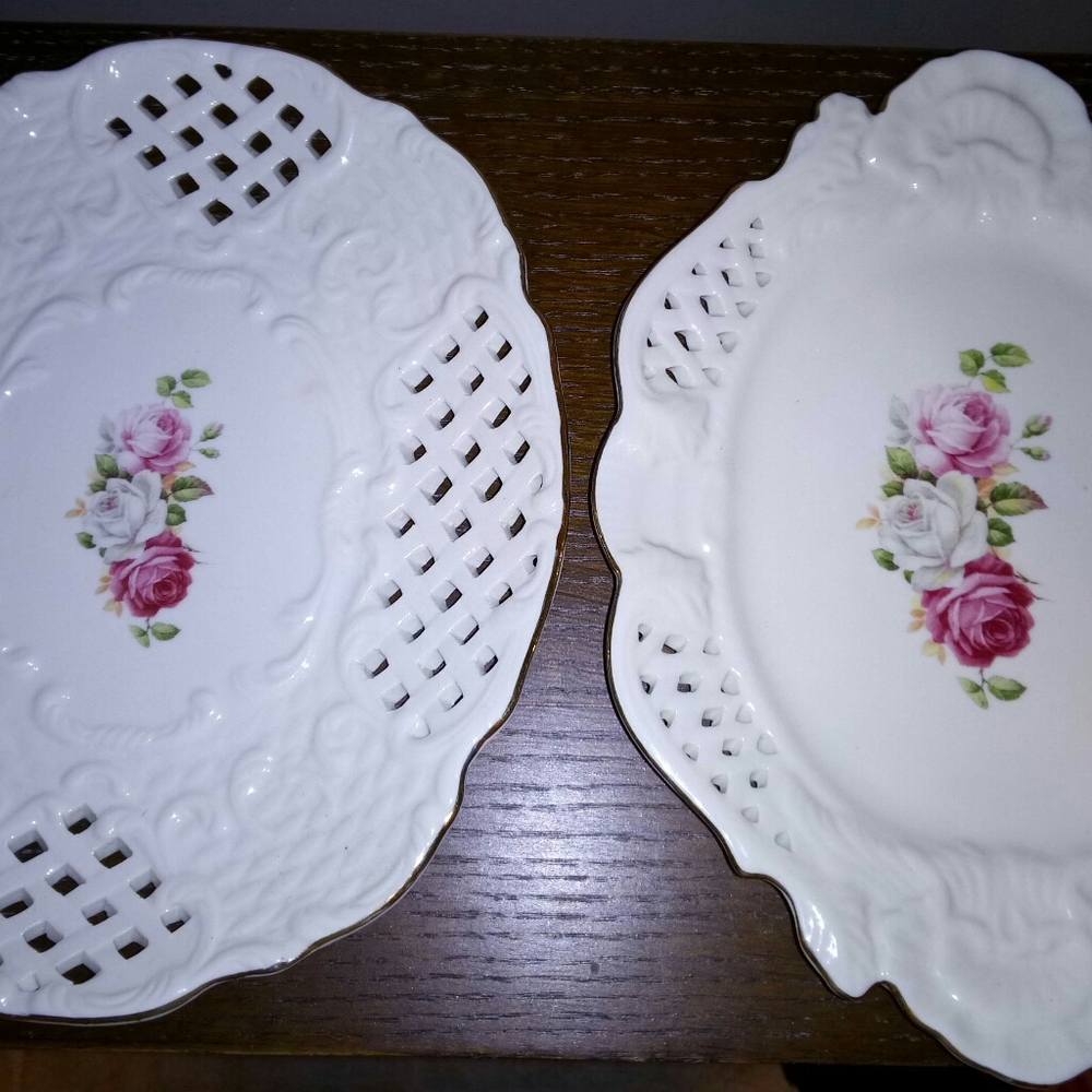 Pair of decorative shabby chic plates